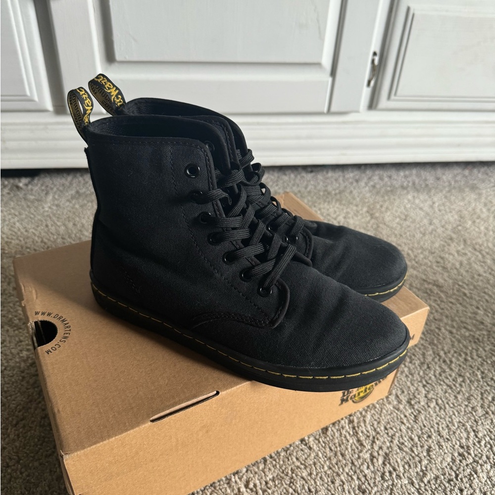 Dr. Martens Shoreditch Black Boots